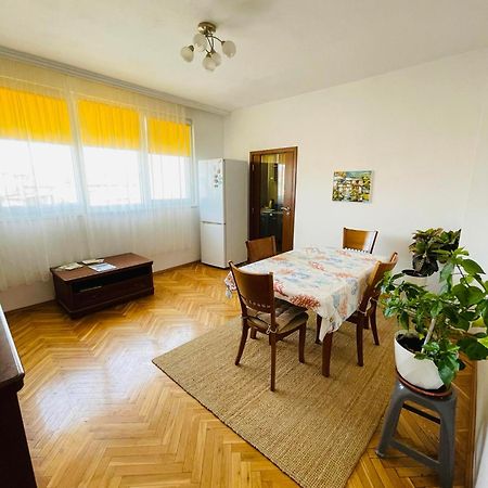 Sunny Cozy Flat In The Centre, Close To Beach, 4 Rooms, 105Sqm Varna Extérieur photo